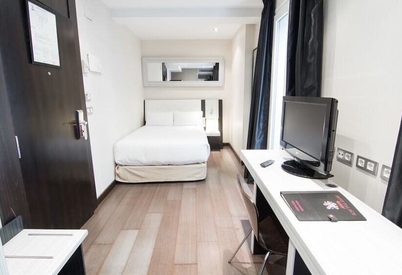 اتاق عادی, Petit Palace Arenal