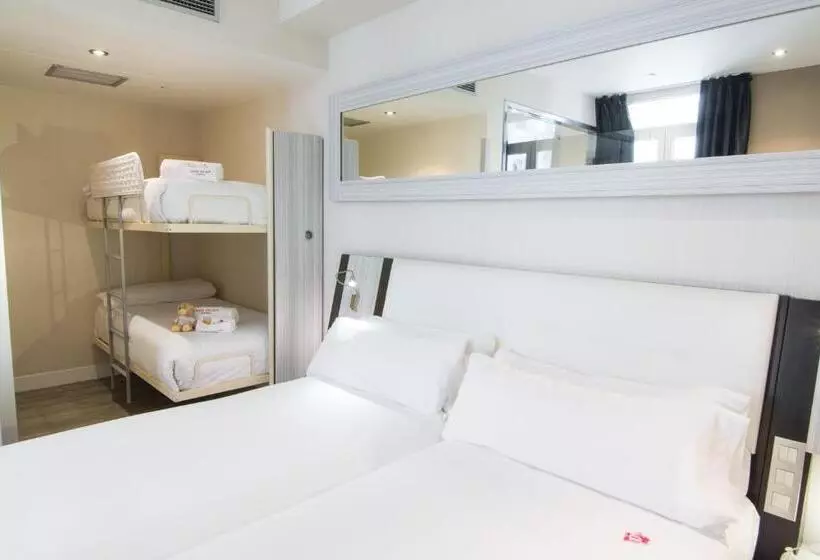 اتاق استاندارد چهار تخته, Petit Palace Arenal