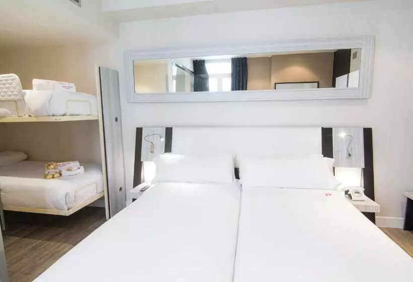 اتاق استاندارد چهار تخته, Petit Palace Arenal