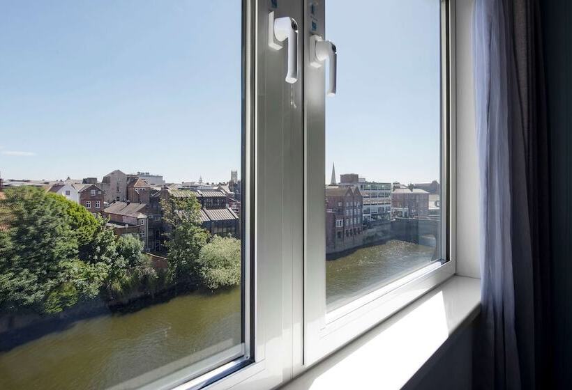 Номер Стандарт Вид на Реку, Radisson Hotel York