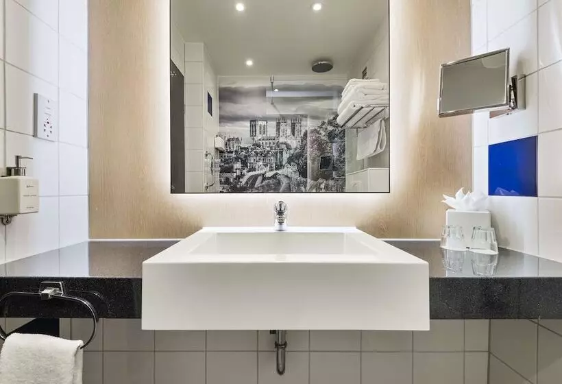 اتاق سوپریور با چشمانداز, Radisson Hotel York