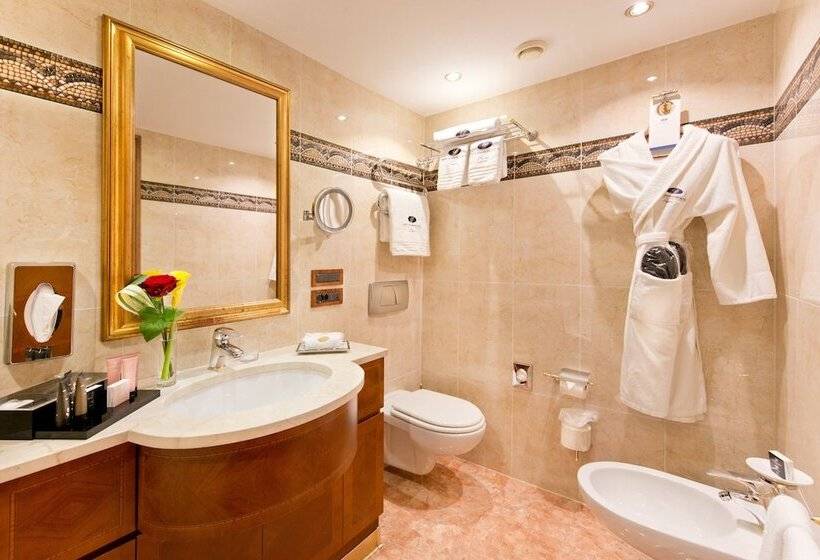 חדר דלוקס נוף לאגם, Swiss Diamond Hotel & Spa