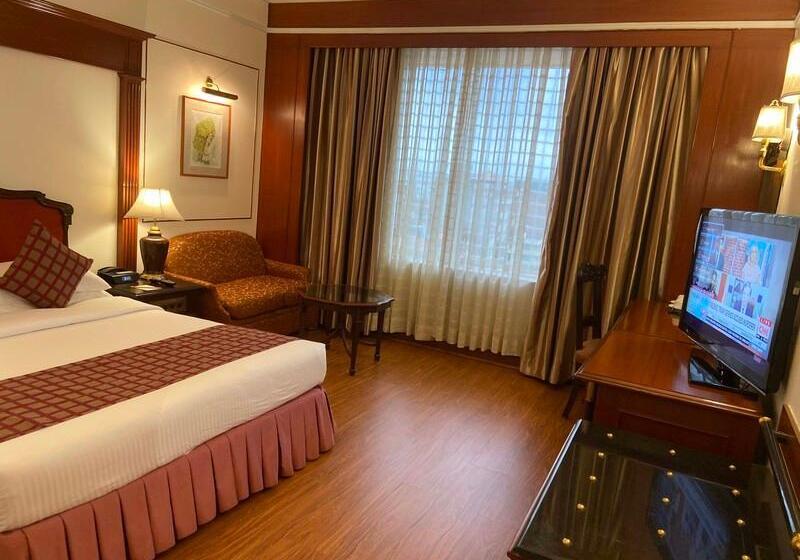 غرفة كلوب سرير كينج, The Everest