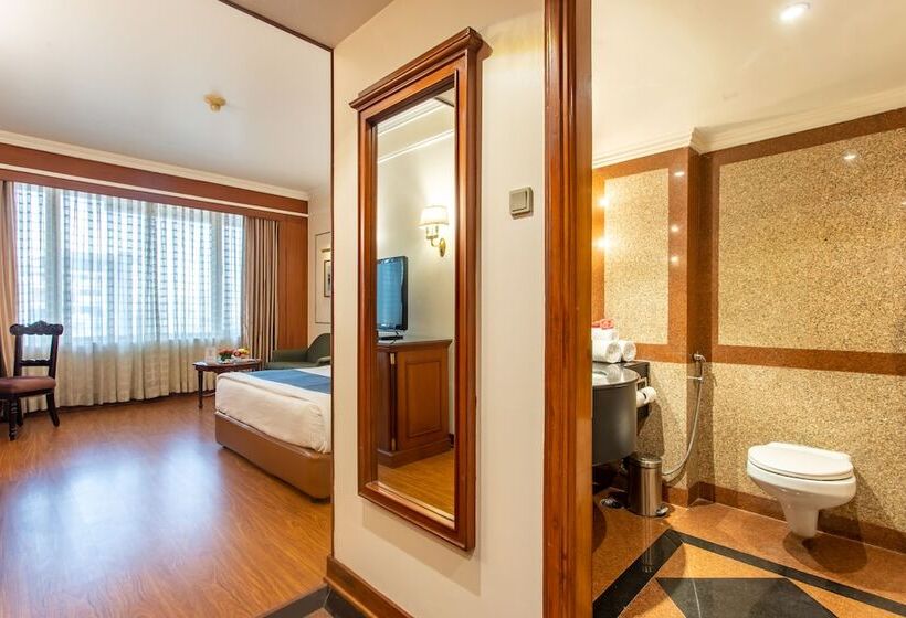 غرفة ديلوكس, The Everest