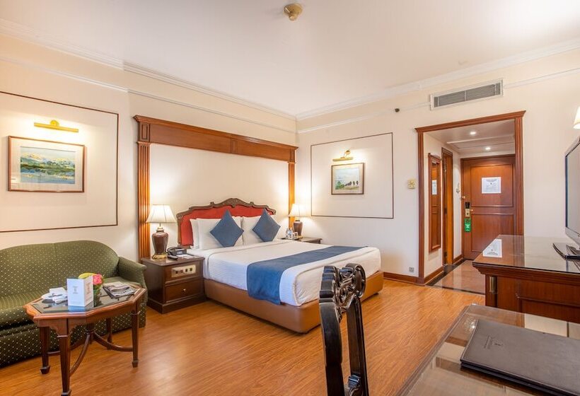 غرفة كلوب, The Everest