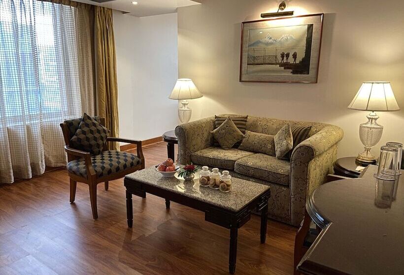 جناح, The Everest