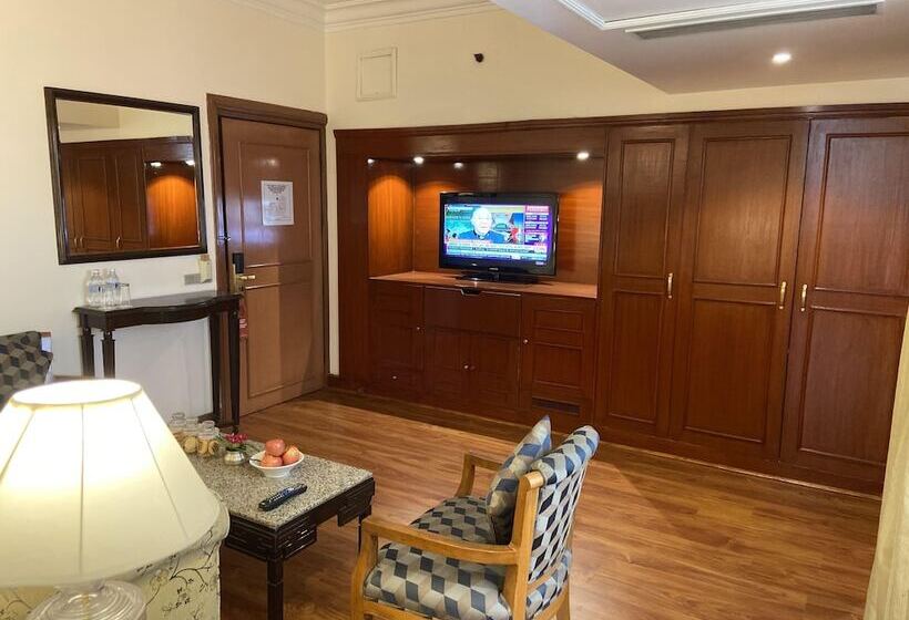 جناح, The Everest