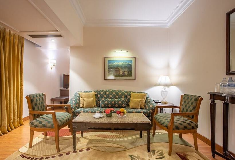 جناح, The Everest