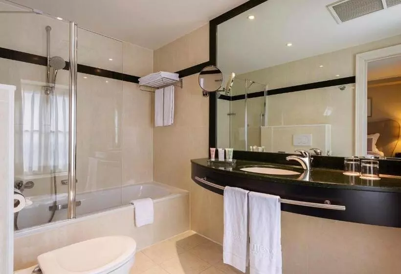 Comfort room with garden view, Dukes  Arches Brugge   By Dukes  Hotel Collection