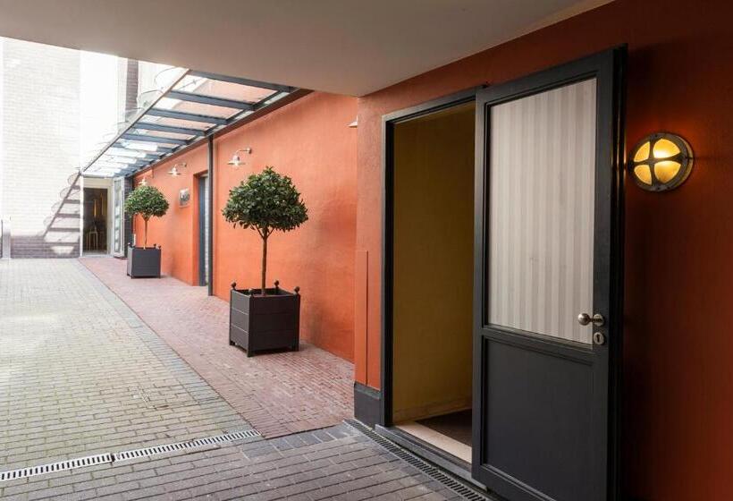 Comfort room with garden view, Dukes  Arches Brugge   By Dukes  Hotel Collection