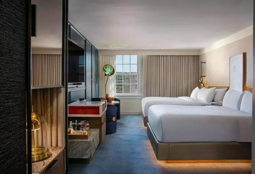 Standard Room Queen Size Bed