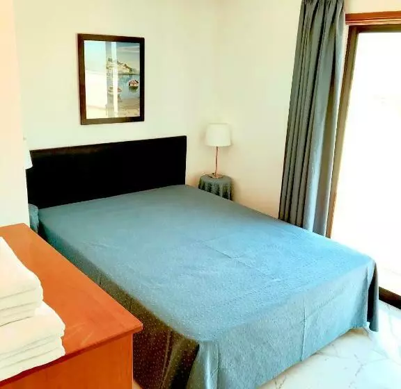 1 Bedroom Penthouse Apartment, Apartamentos Turísticos Janelas Do Mar