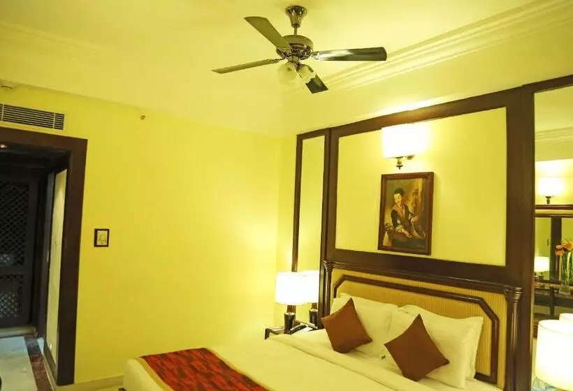 اتاق اجرایی, Anandha Inn Convention Centre And Suites