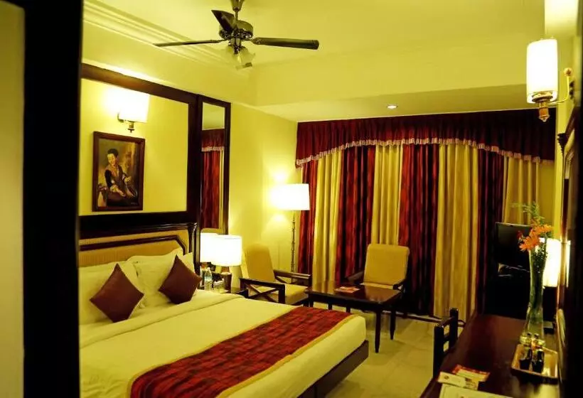 اتاق اجرایی, Anandha Inn Convention Centre And Suites