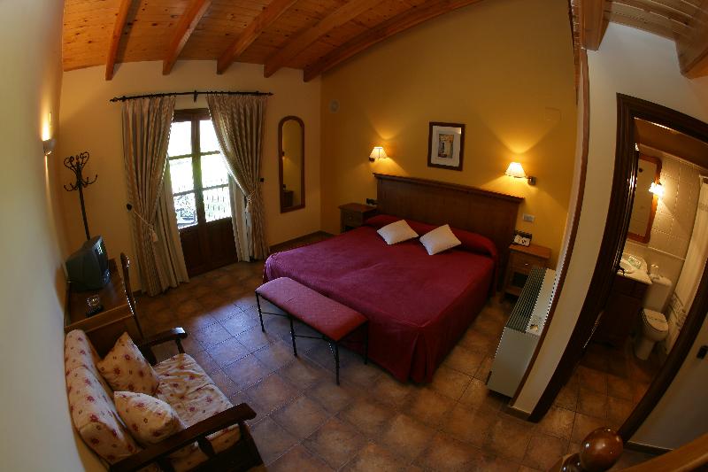 Полулюкс, & Spa Peña Montañesa
