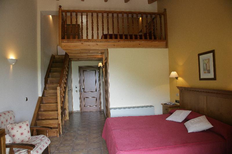 Полулюкс, & Spa Peña Montañesa