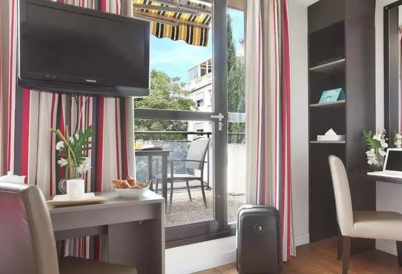 Superior studio with terrace, Odalys City - Aix en Provence Centre Rotonde - Les Floridianes