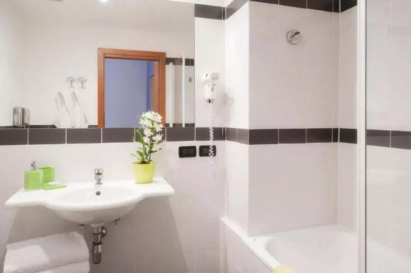 اتاق استاندارد سه نفره, Best Western Ars