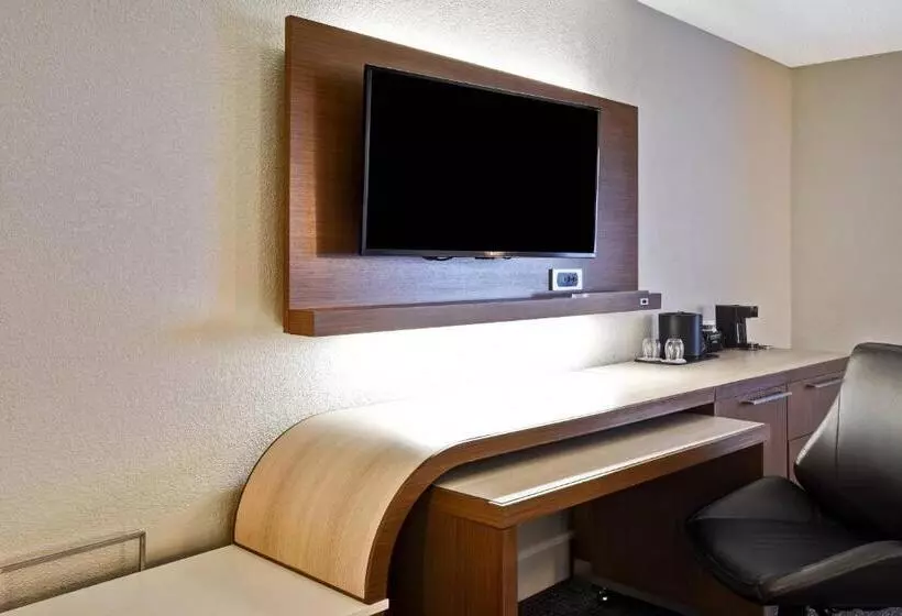 اتاق استاندارد با تخت بزرگ, Courtyard Cape Cod Hyannis