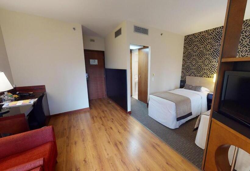 سوییت, Estanplaza Funchal Faria Lima