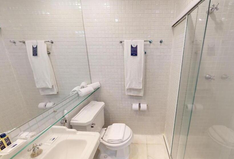 سوییت, Estanplaza Funchal Faria Lima