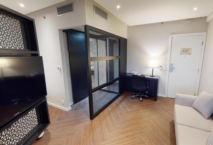 سوییت اجرایی, Estanplaza Funchal Faria Lima