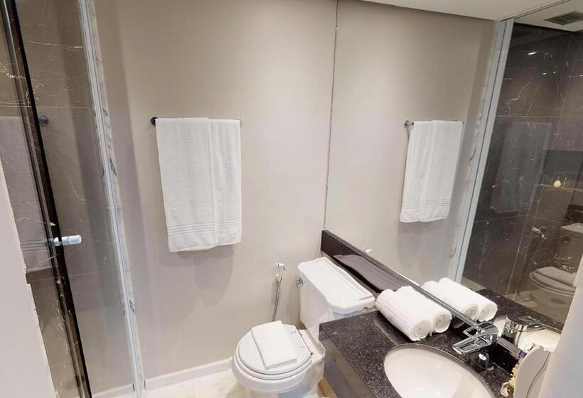 سوییت اجرایی, Estanplaza Funchal Faria Lima