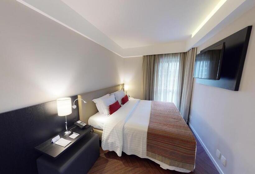 سوییت لوکس, Estanplaza Funchal Faria Lima