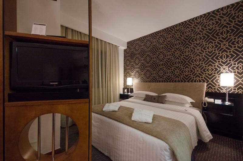 سوییت اجرایی, Estanplaza Funchal Faria Lima