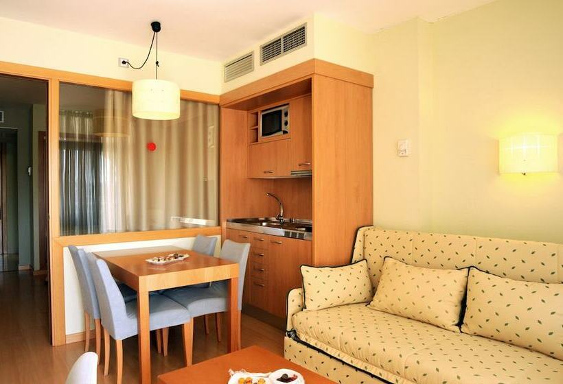 家庭间, Evenia Olympic Suites