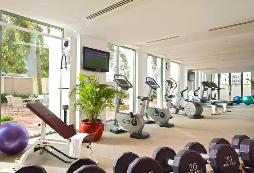 اتاق لوکس با تخت بزرگ, Grand Copthorne Waterfront