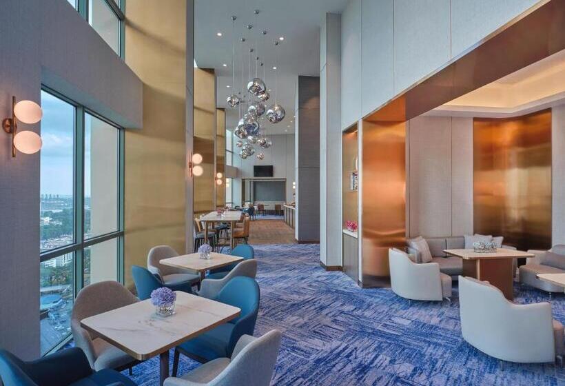 Club Room King Bed, Grand Copthorne Waterfront