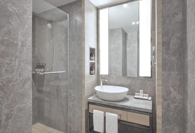 Chambre Club Lit King Size, Grand Copthorne Waterfront