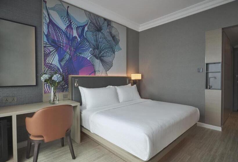 Club Room King Bed, Grand Copthorne Waterfront