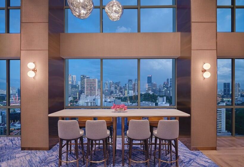 سوییت اجرایی, Grand Copthorne Waterfront