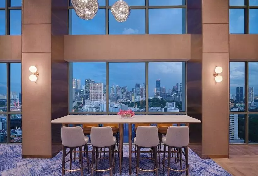 سوییت اجرایی, Grand Copthorne Waterfront