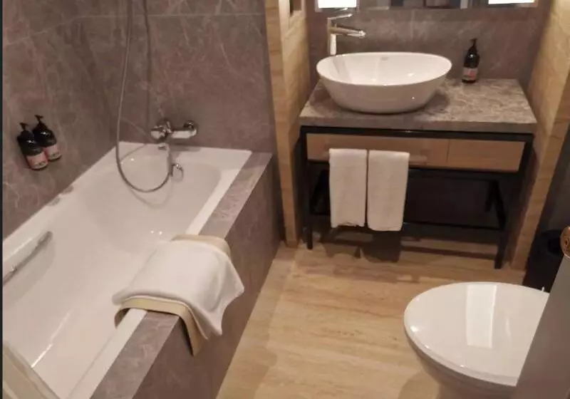 اتاق پرمیوم, Grand Copthorne Waterfront