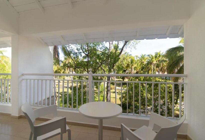اتاق پریمیوم با چشم‌انداز باغ, Wyndham Alltra Samana All Inclusive Resort