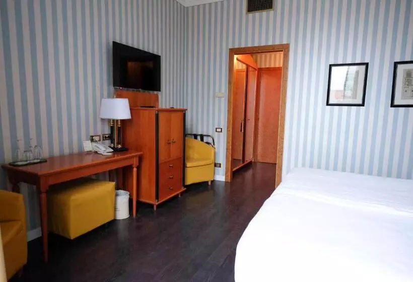 اتاق سوپریور با بالکن, Greif Hotel Maria Theresia