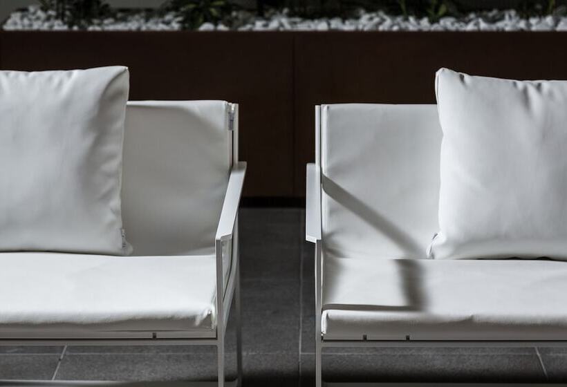 سوئیت با چشم‌انداز, Intercontinental Malta, An Ihg