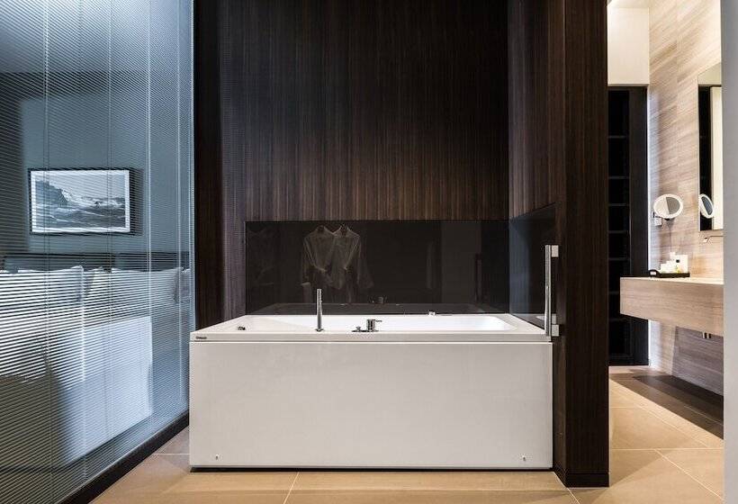 سوئیت با چشم‌انداز, Intercontinental Malta, An Ihg