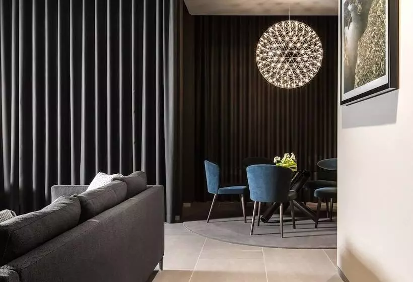 景色の見えるスイートルーム, Intercontinental Malta, An Ihg