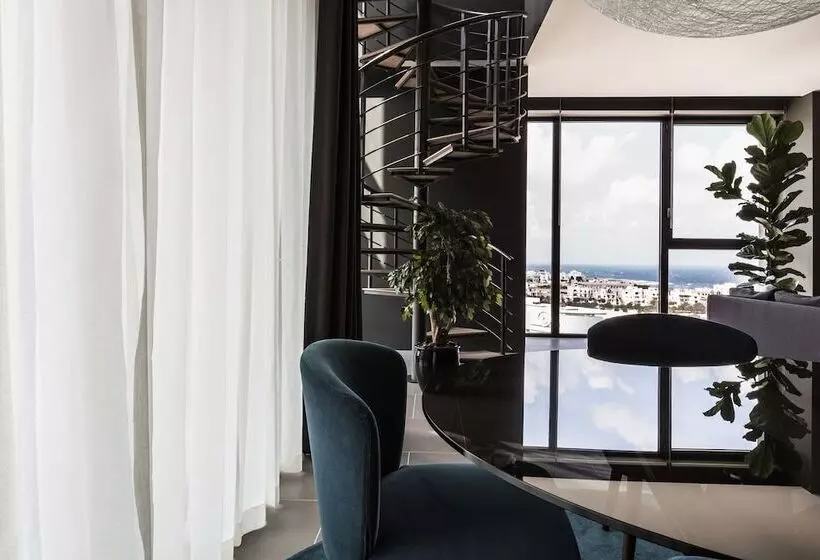 メゾネットスイート, Intercontinental Malta, An Ihg