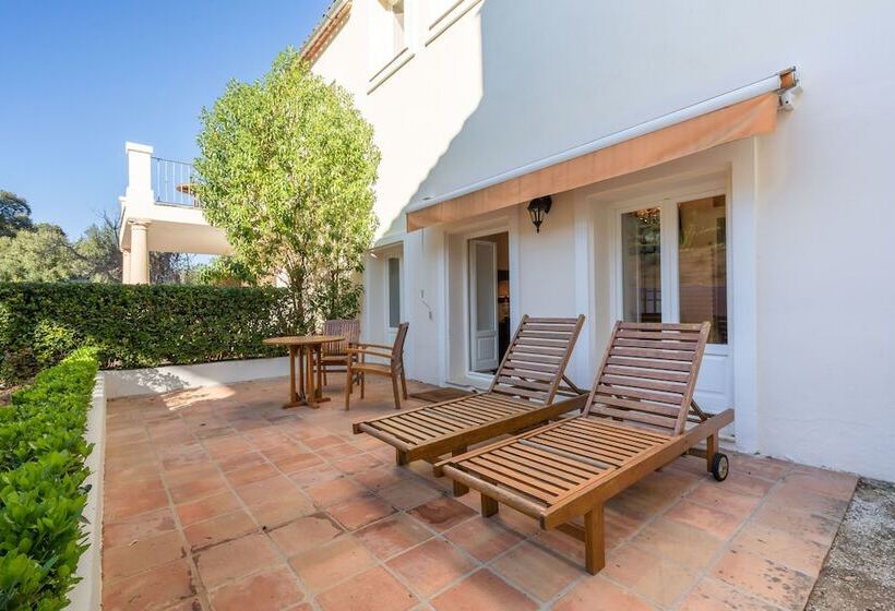 标准间, La Fuente De La Higuera