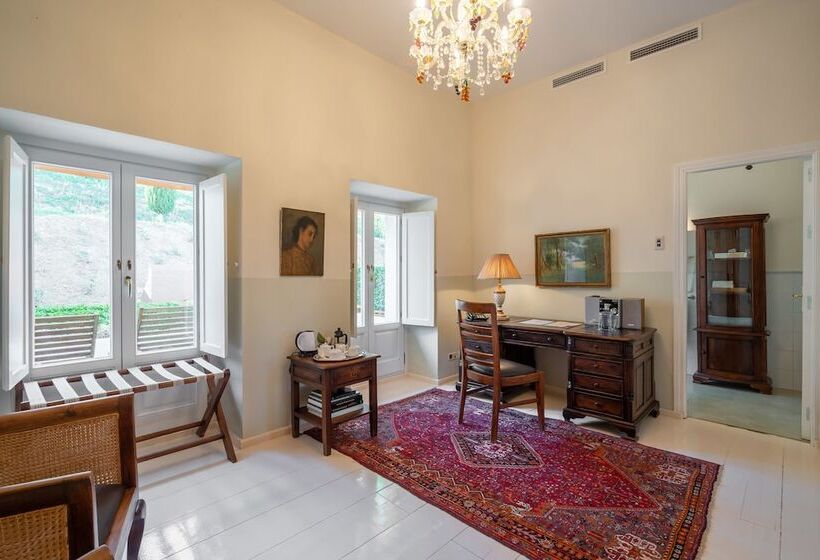 标准间, La Fuente De La Higuera