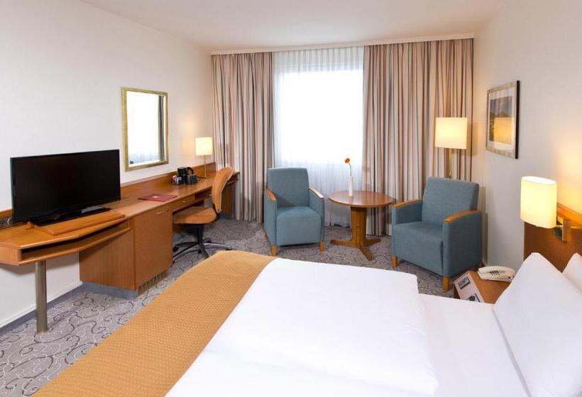 חדר אקזקיוטיב לשלושה, Leonardo Hotel Heidelberg