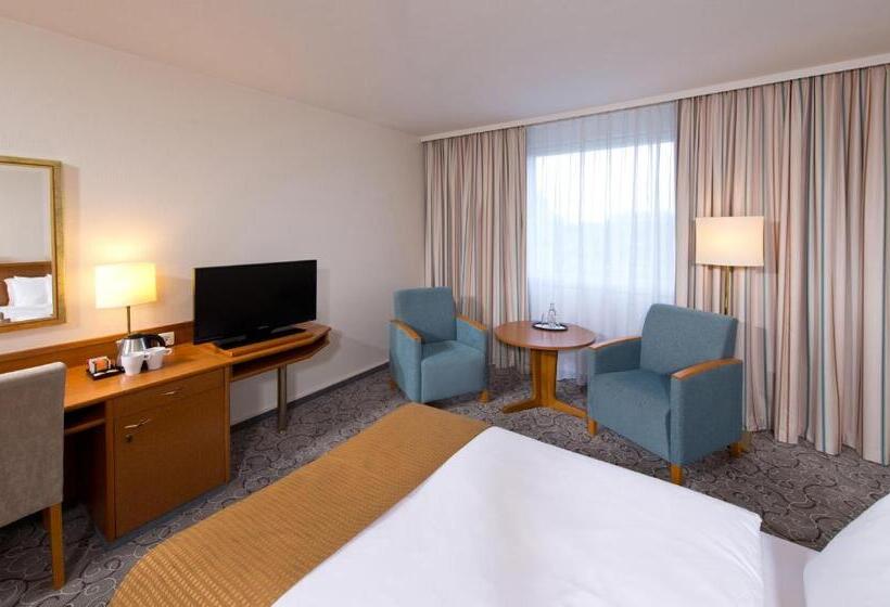 חדר אקזקיוטיב לשלושה, Leonardo Hotel Heidelberg