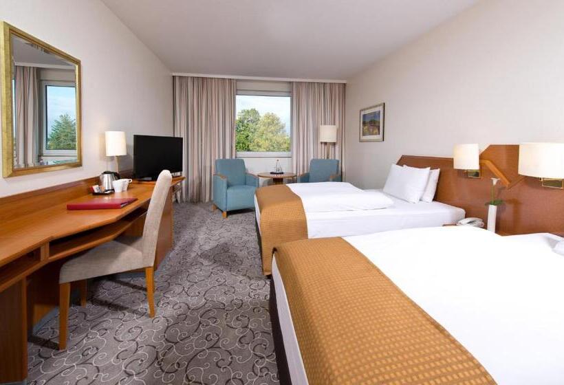 חדר אקזקיוטיב לשלושה, Leonardo Hotel Heidelberg