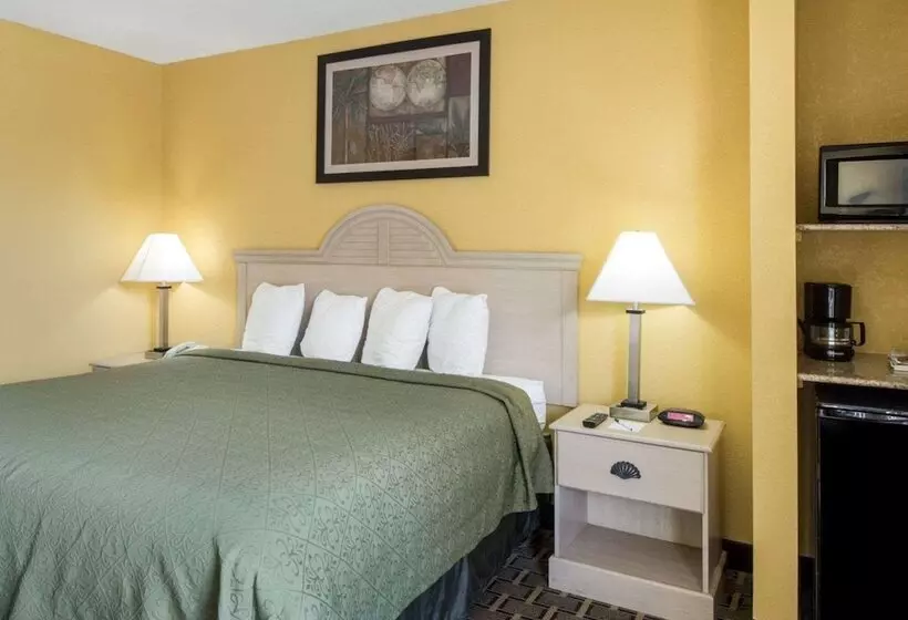 ダブルベッドスタンダードルーム, Quality Inn & Suites On The Beach