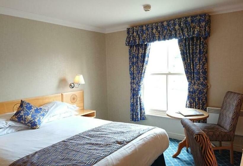 חדר סופריור נוף לנהר, The Queens